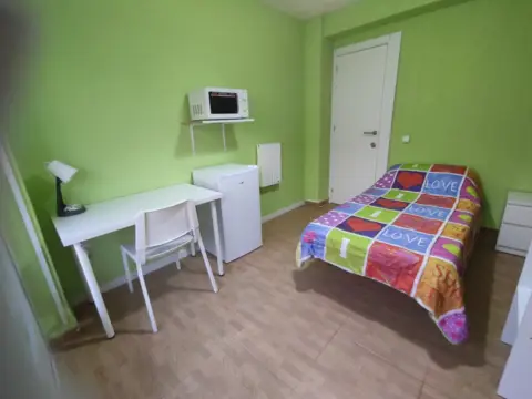 Habitación en calle de Santa Catalina, 9