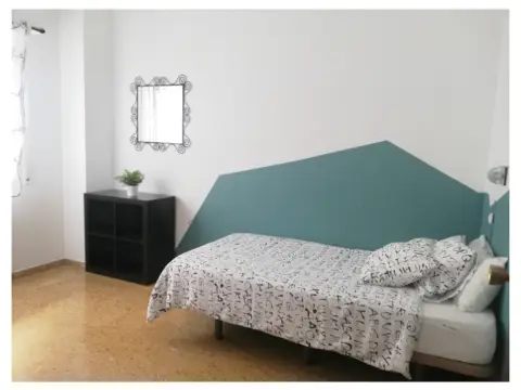 Habitación en calle de Juan XXIII, 1