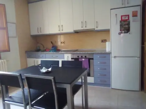 Habitación en calle de Monzón, 2