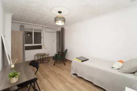 Habitación en Pasaje de Campoamor, 3