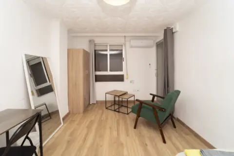 Habitación en Pasaje de Campoamor, 3