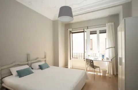 Habitación en Carrer de Carles Cervera, 12
