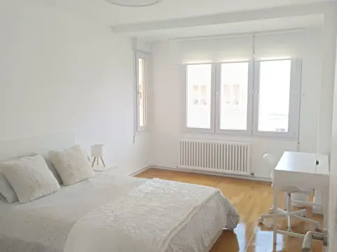 Habitación en calle Jose Moncasi, 13