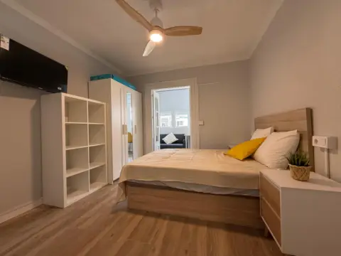 Habitación en calle de Villasandino, 19