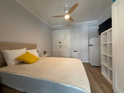 Habitación en calle de Villasandino, 19