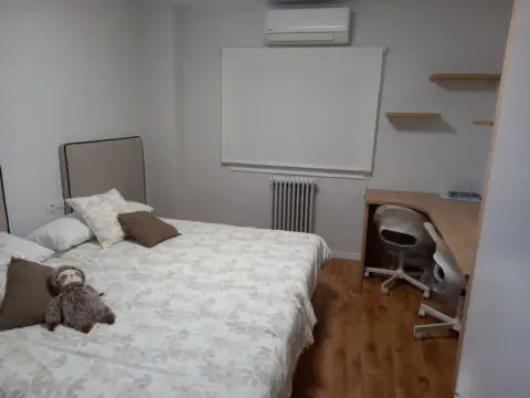 Habitación en Carrer Acadèmia, 34
