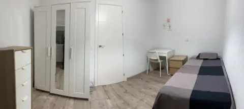 Habitación en calle de Pinos Alta, 121