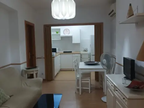 Habitación en calle de Trajano, 19