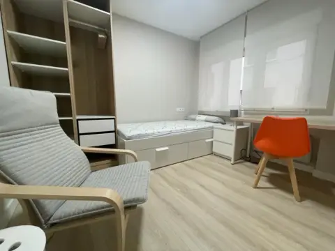 Habitación en Plaza del General Primo de Rivera, 5