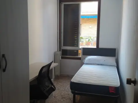 Habitación en Carrer de Ramón Castejón, 7