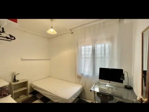 Habitación en calle Pacheco y Núñez del Prado, 36