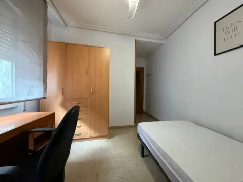 Habitación en calle Toledo, 11