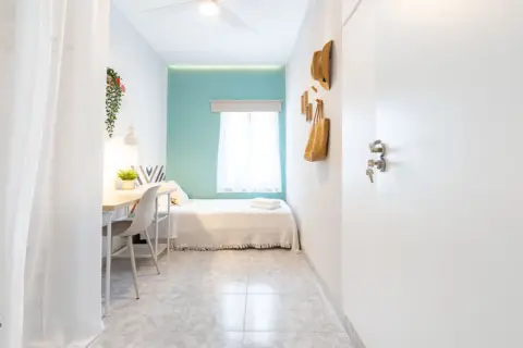 Habitación en calle Floridablanca, 71