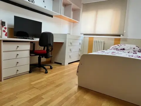 Habitación en calle de los Diputados, 17