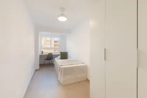 Habitación en Carrer del Pintor Matarana, 24