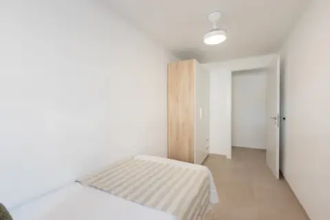 Habitación en Carrer del Pintor Matarana, 24
