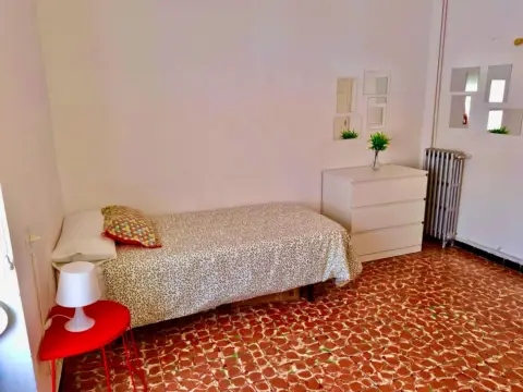 Habitación en Carrer de Maties Perelló, 60