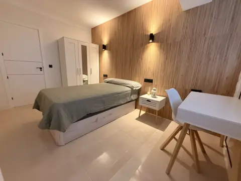 Habitación en Plaza Alegre, 1