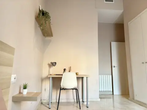 Habitación en calle del Conde de Altea, 32