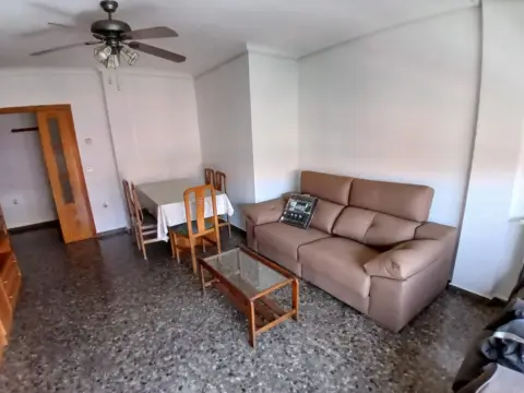 Habitación en calle de la Roda, 19