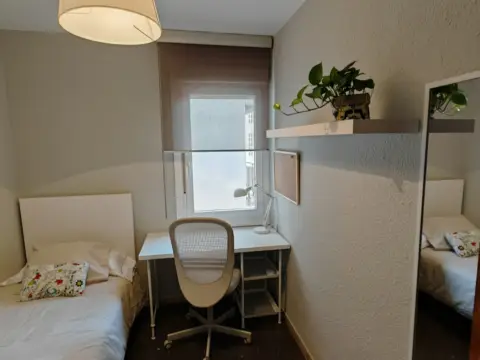 Habitación en calle de Fray Luis Amigo, 4