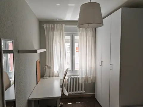 Habitación en calle de Fray Luis Amigo, 4