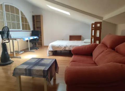 Habitación en calle de Gabriela Mistral, 3