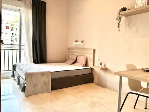 Habitación en calle del Conde de Altea, 32