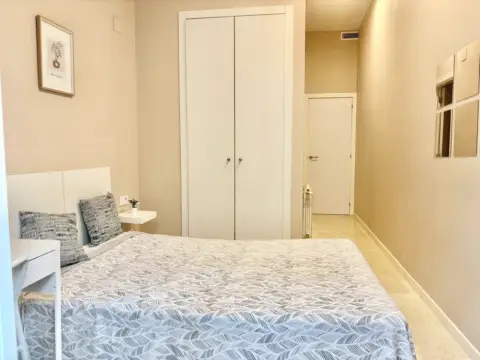 Habitación en calle del Conde de Altea, 32