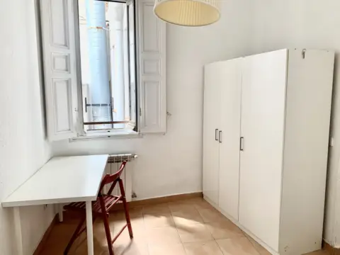 Habitación en calle de San Mateo, 26