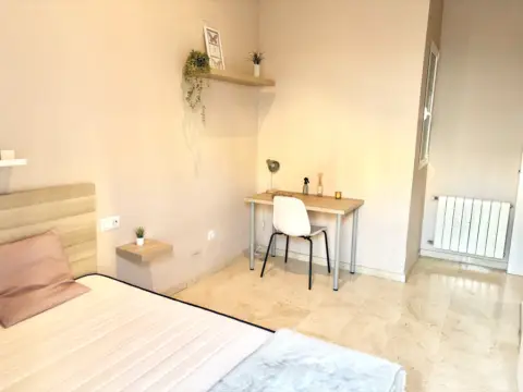 Habitación en calle del Conde de Altea, 32