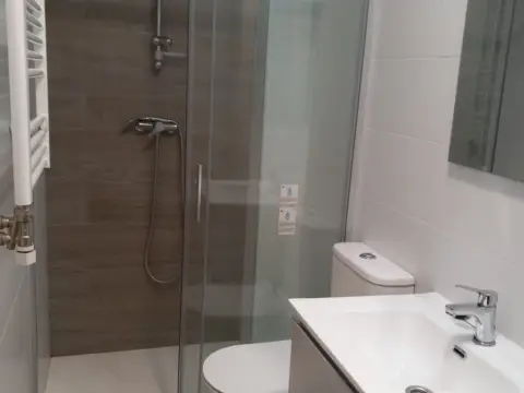 Habitación en calle de la Corona de Aragón, 12