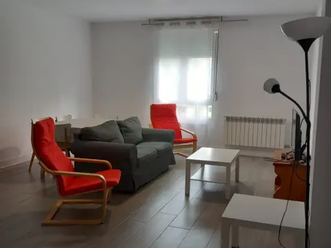 Habitación en calle de la Corona de Aragón, 12