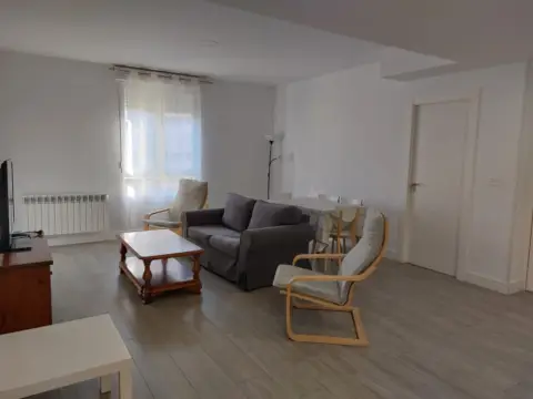 Habitación en calle de la Corona de Aragón, 12