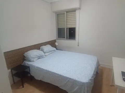 Habitación en calle de Buenos Aires, 25