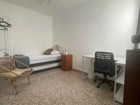 Habitación en calle del Pintor Murillo, 9