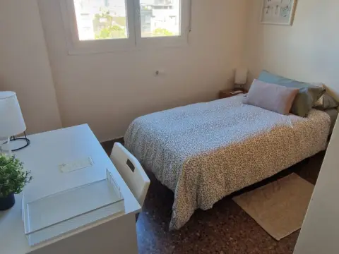 Habitación en Carrer del Marquès de San Juan, 32