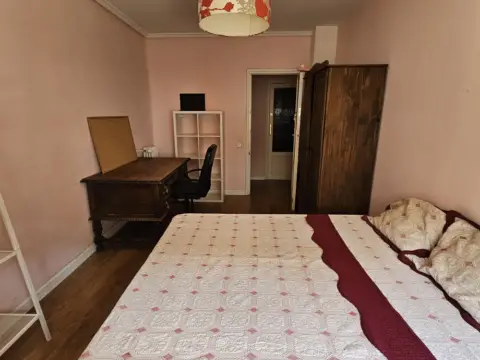 Habitación en calle de Fernando 'El Católico', 8