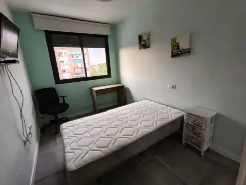 Habitación en Avinguda 3 de Abril De 1979, 1