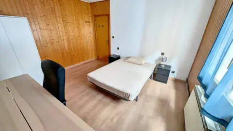 Habitación en calle de Ávila, 11