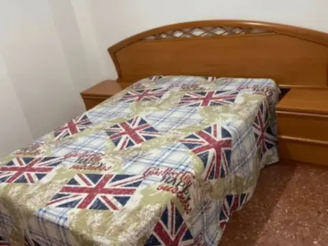Habitación en calle de Vicente Berdusán, 8