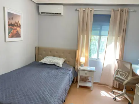 Habitación en calle del Economista Germán Bernácer, 9