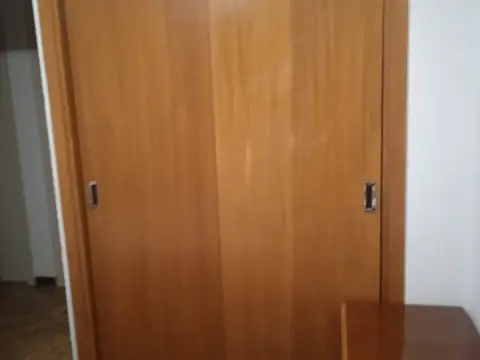 Habitación en calle de Milán, 11