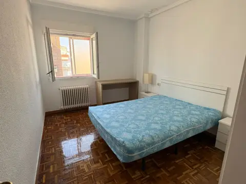 Habitación en calle de Miguel de Unamuno, 1