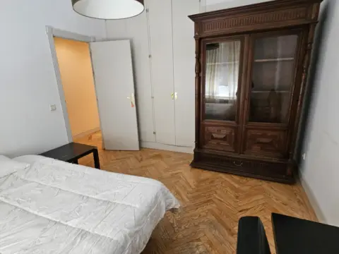 Habitación en calle de Fernando 'El Católico', 11