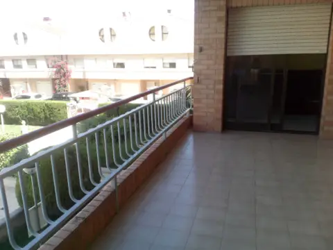Habitación en Carrer de Jordi Besuldo i Terol, 16
