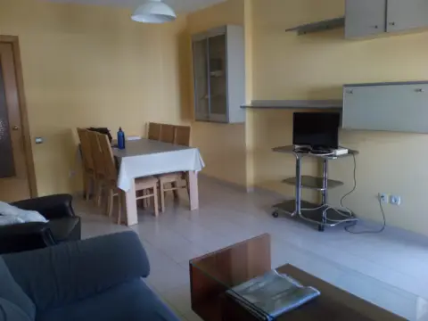 Habitación en Carrer de Jordi Besuldo i Terol, 16