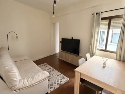 Habitación en calle de San José de Calasanz, 48