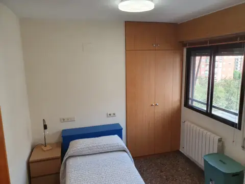 Habitación en Carrer del Riu Bidasoa, 54