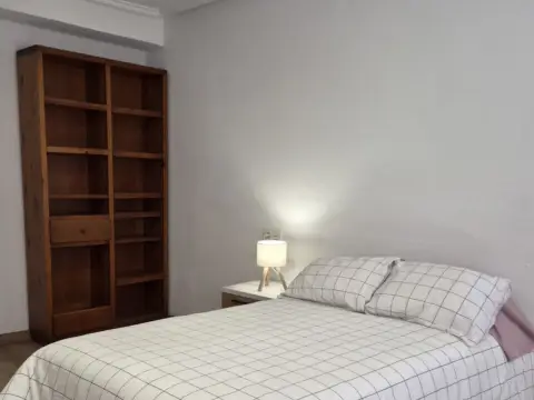 Habitación en calle de Fuertes Acevedo, 14